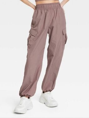 All In Motion Women's  Cargo Parachute Pants in Mauve, Bungee Bottom, EUC, M